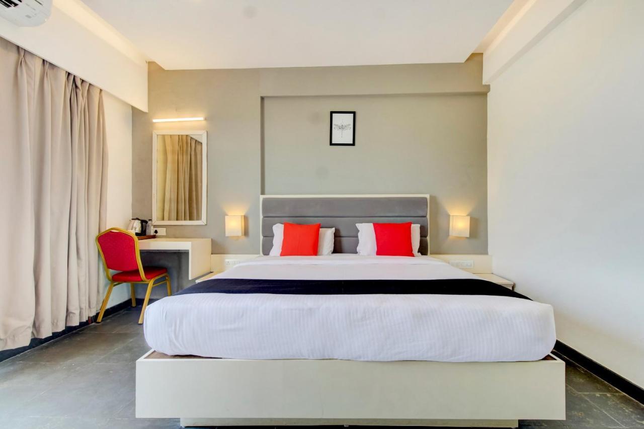 Capital O 77219 Hotel Dwarwata Dharwad Exterior photo