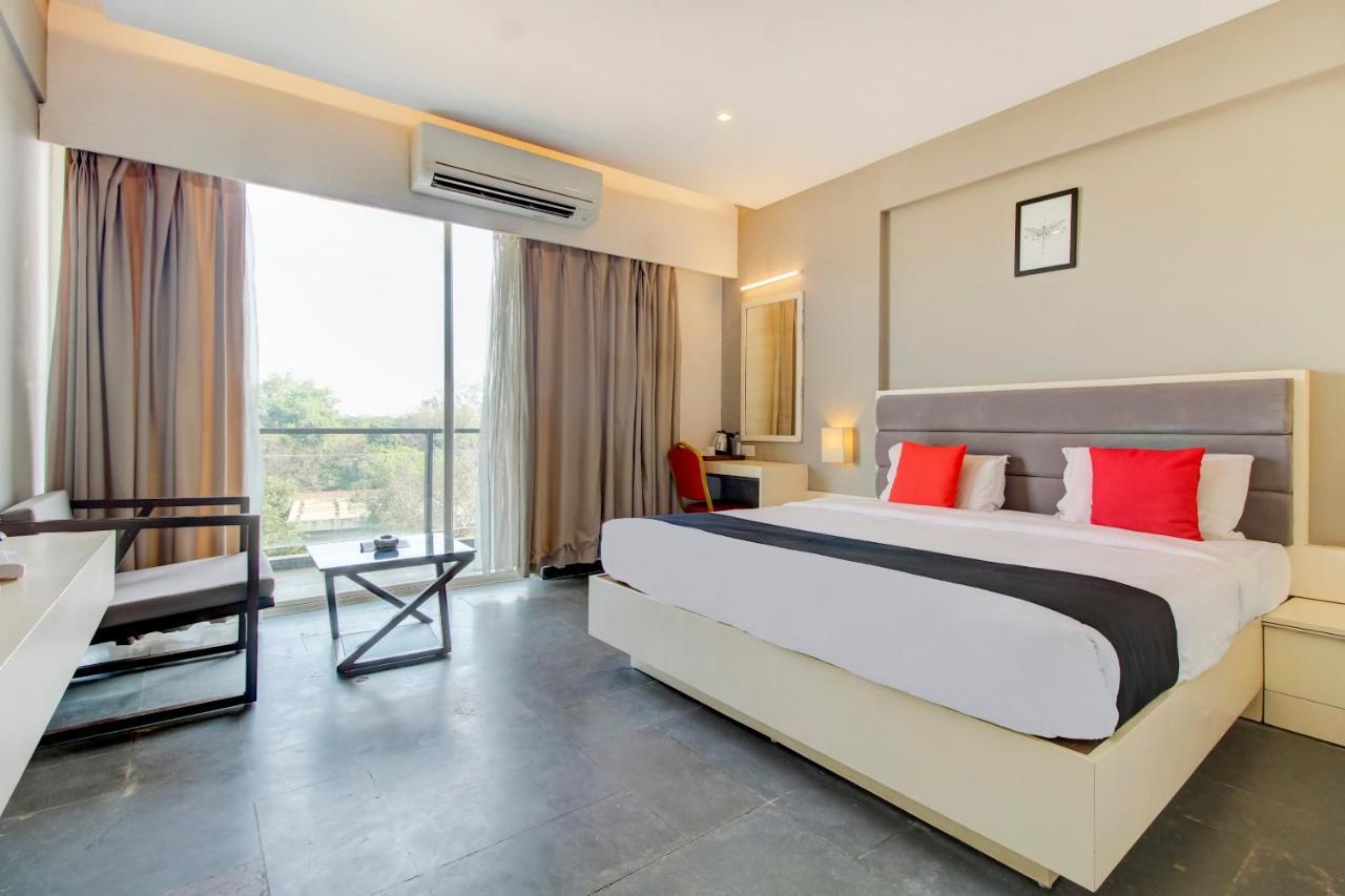 Capital O 77219 Hotel Dwarwata Dharwad Exterior photo